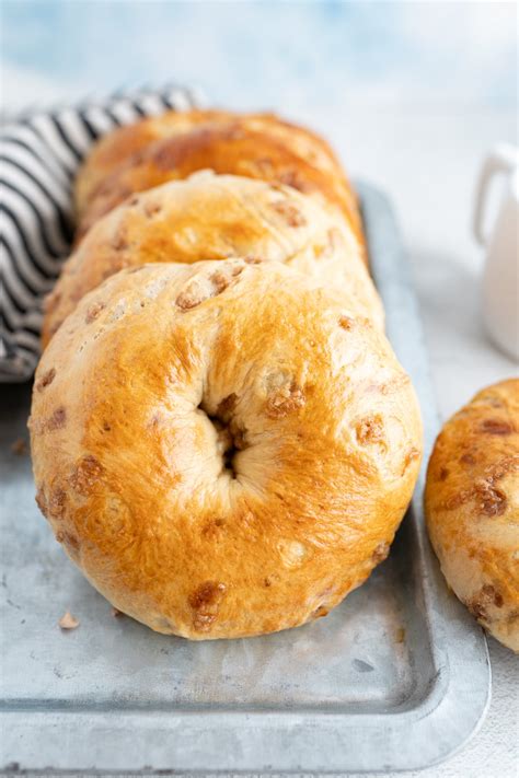 How does French Toast Bagel fit into your Daily Goals - calories, carbs, nutrition