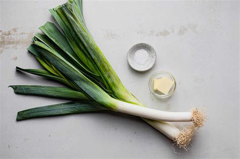 How does Fresh Buttered Leeks fit into your Daily Goals - calories, carbs, nutrition