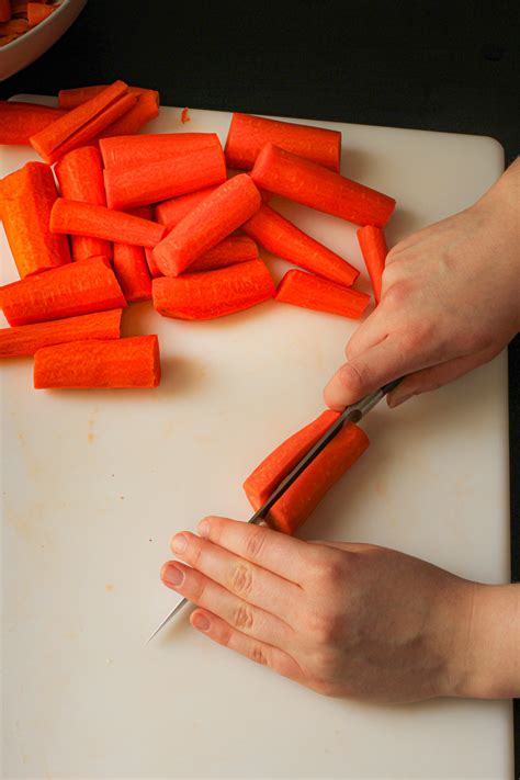 How does Fresh Carrot Sticks fit into your Daily Goals - calories, carbs, nutrition