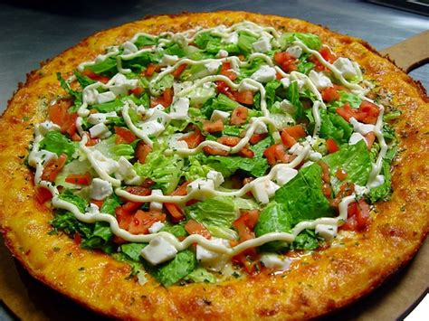 How does Fresh Garden Pizza fit into your Daily Goals - calories, carbs, nutrition