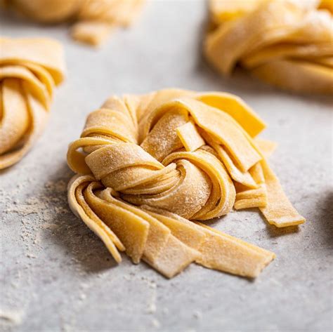 How does Fresh Pasta Dough HE fit into your Daily Goals - calories, carbs, nutrition