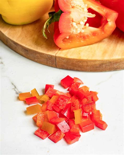 How does Fresh Red Bell Peppers Diced (63107.0) fit into your Daily Goals - calories, carbs, nutrition