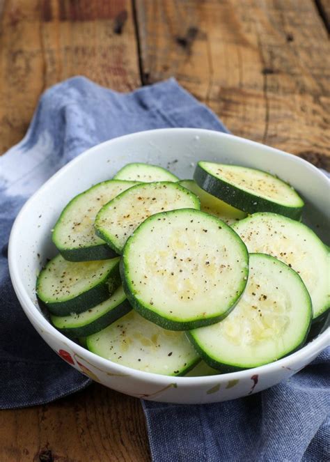 How does Fresh Steamed Zucchini fit into your Daily Goals - calories, carbs, nutrition
