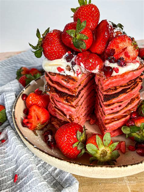 How does Fresh Strawberry Pancakes fit into your Daily Goals - calories, carbs, nutrition