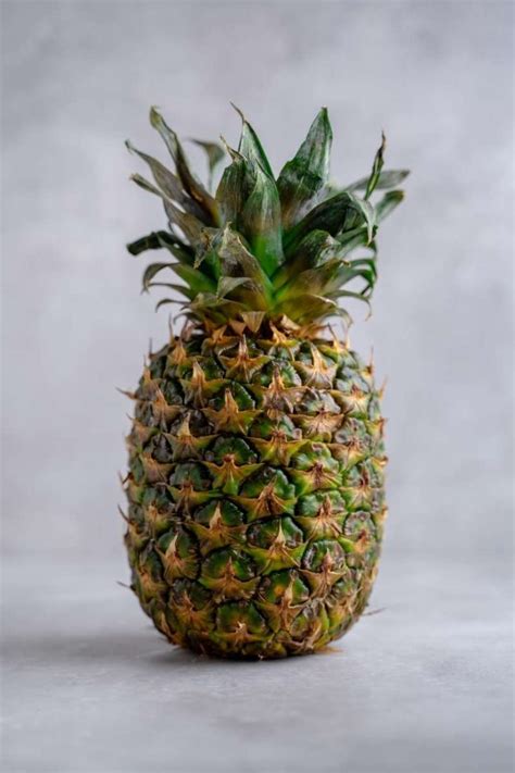 How does Fresh Untrimmed Pineapple fit into your Daily Goals - calories, carbs, nutrition