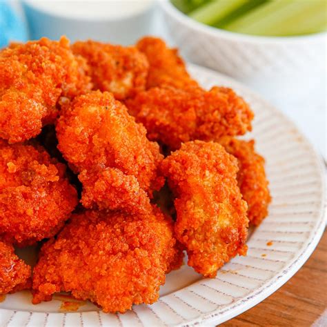 How does Fried Boneless Chicken Wings Plate fit into your Daily Goals - calories, carbs, nutrition