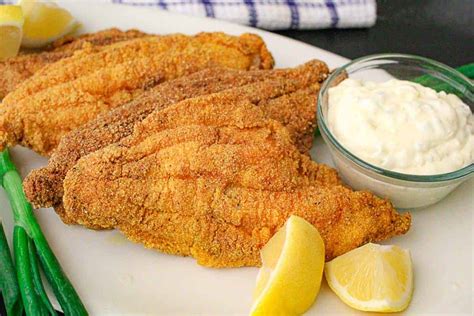 How does Fried Catfish Fillet fit into your Daily Goals - calories, carbs, nutrition