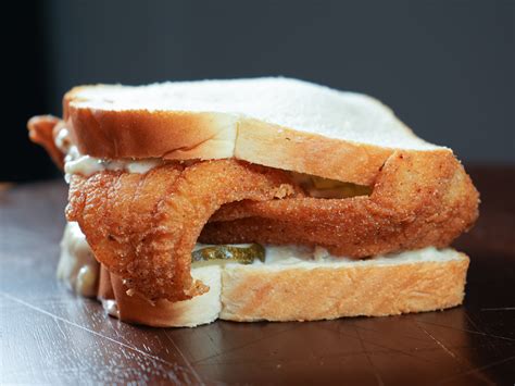 How does Fried Catfish Sandwich fit into your Daily Goals - calories, carbs, nutrition