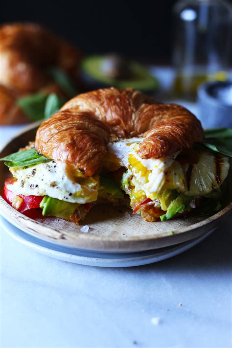 How does Fried Egg on Croissant fit into your Daily Goals - calories, carbs, nutrition