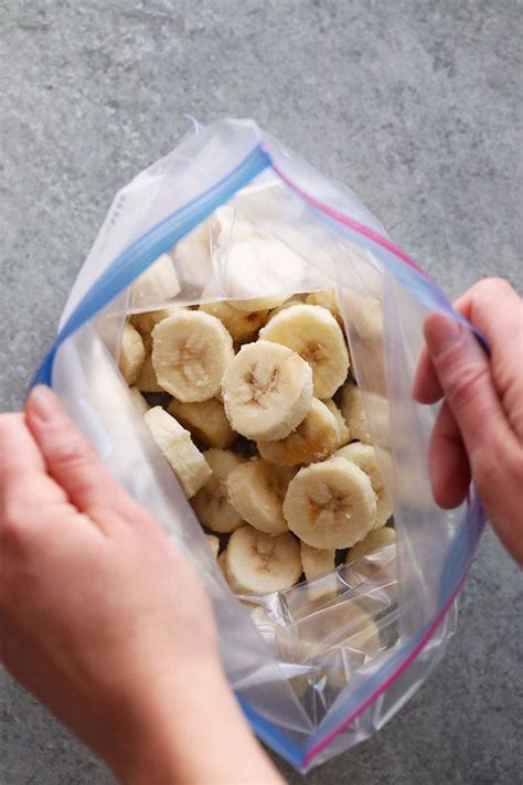 How does Frozen Banana fit into your Daily Goals - calories, carbs, nutrition