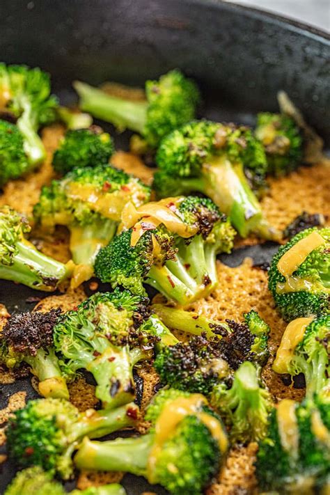 How does Frozen Entrees - Savory Beef With Cheesy Broccoli fit into your Daily Goals - calories, carbs, nutrition