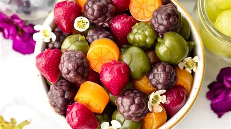 How does Fruit Snacks (Pine-Orange) fit into your Daily Goals - calories, carbs, nutrition