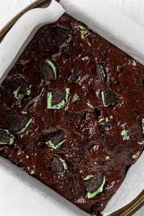 How does Fudgy Mint Brownies fit into your Daily Goals - calories, carbs, nutrition