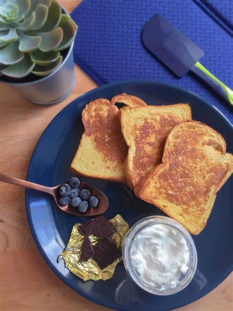 How does Full of Goodness French Toast fit into your Daily Goals - calories, carbs, nutrition