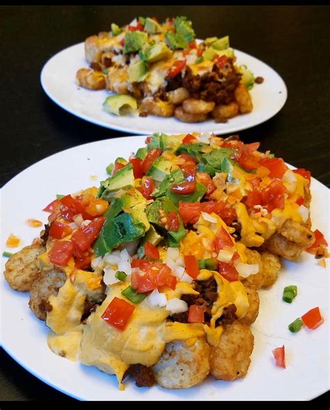 How does Fully Loaded Beef Tater Tots fit into your Daily Goals - calories, carbs, nutrition