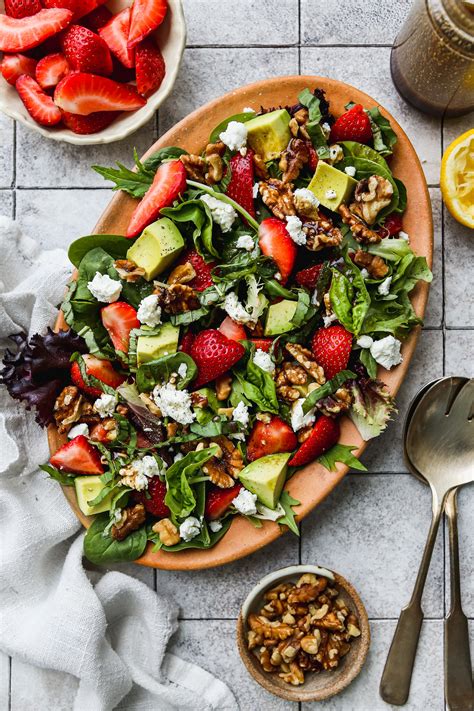 How does Fusion Salad with Walnuts fit into your Daily Goals - calories, carbs, nutrition