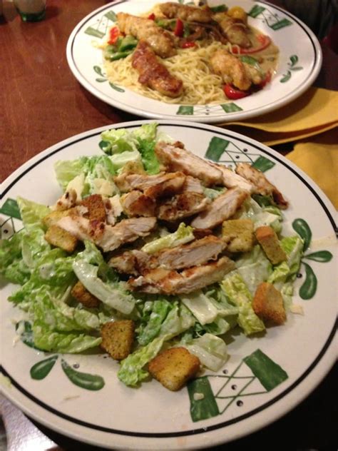 How does Garden Caesar & Chicken Salad fit into your Daily Goals - calories, carbs, nutrition