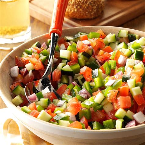 How does Garden Fresh Chopped Salad fit into your Daily Goals - calories, carbs, nutrition