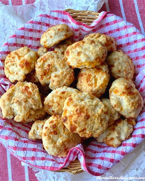 How does Garlic Cheese Biscuit fit into your Daily Goals - calories, carbs, nutrition