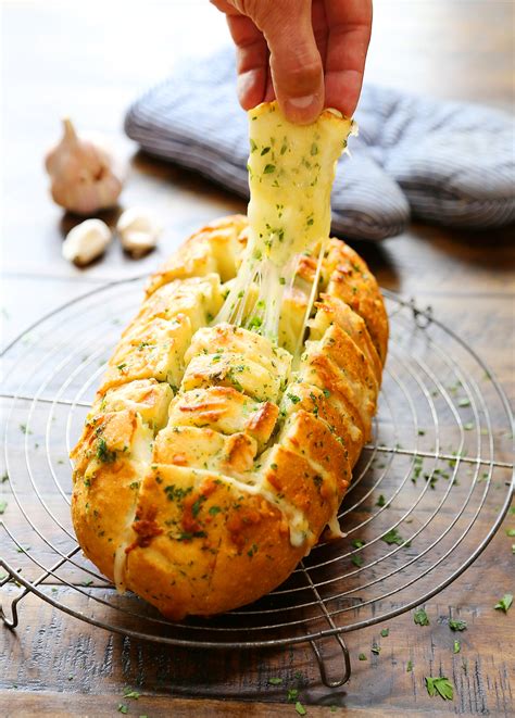 How does Garlic Cheesy Bread fit into your Daily Goals - calories, carbs, nutrition