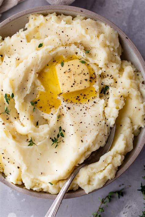 How does Garlic Mashed Potato fit into your Daily Goals - calories, carbs, nutrition