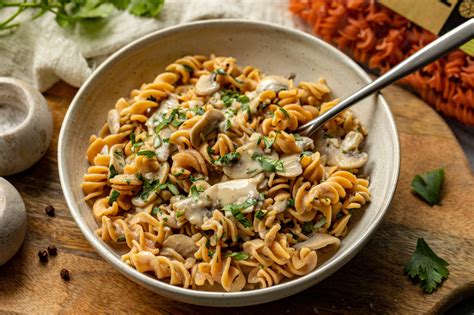 How does Garlic Pasta fit into your Daily Goals - calories, carbs, nutrition