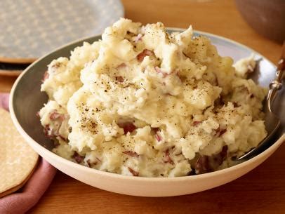 How does Garlic Red Bliss Mashed Potatoes fit into your Daily Goals - calories, carbs, nutrition