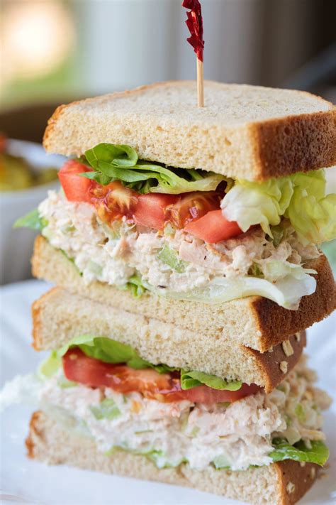 How does Gateway Club Tuna Salad Sandwich fit into your Daily Goals - calories, carbs, nutrition