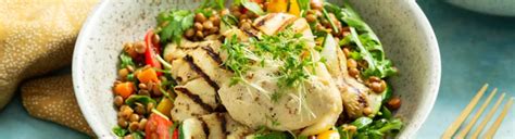 How does Gegrilde halloumi-linzensalade (Medium) fit into your Daily Goals - calories, carbs, nutrition