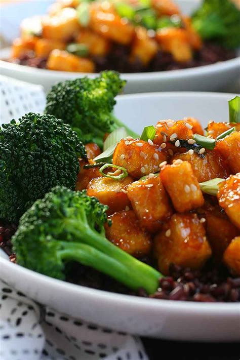 How does General Tso's Tofu - Mindful fit into your Daily Goals - calories, carbs, nutrition