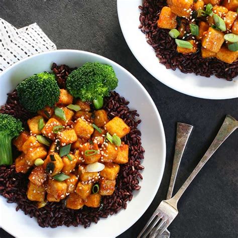 How does General Tso's Tofu Plate fit into your Daily Goals - calories, carbs, nutrition