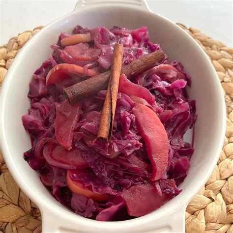 How does German Red Cabbage with Apples fit into your Daily Goals - calories, carbs, nutrition