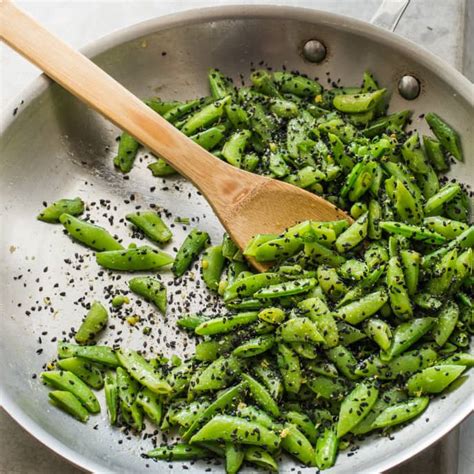 How does Ginger Sesame Sugar Snap Peas fit into your Daily Goals - calories, carbs, nutrition