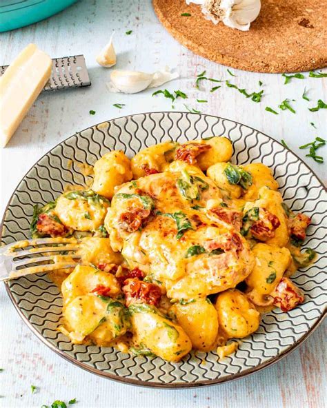 How does Gnocchi Chicken and Cream Sauce (39793.0) fit into your Daily Goals - calories, carbs, nutrition