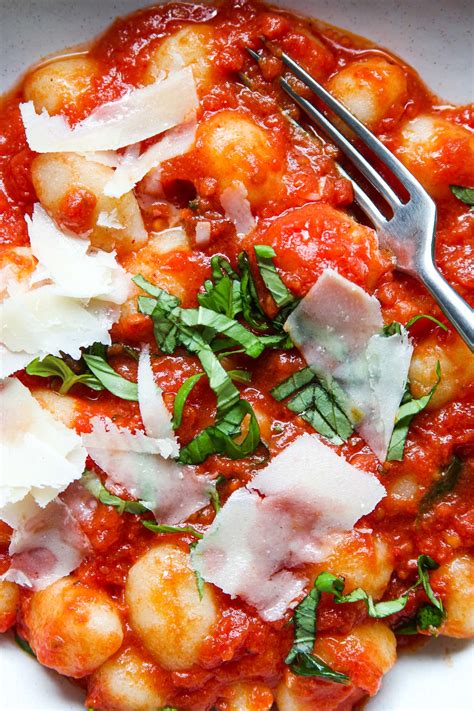 How does Gnocchi with Marinara fit into your Daily Goals - calories, carbs, nutrition