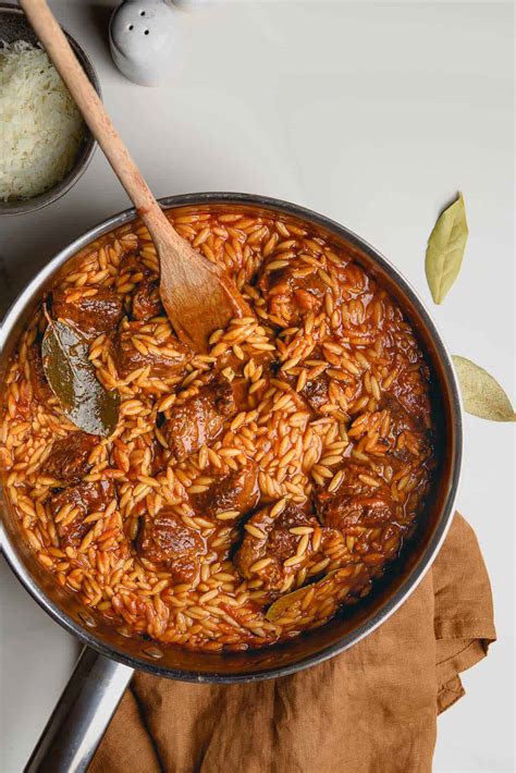 How does Go Greek Beef & Aubergine Shakshuka fit into your Daily Goals - calories, carbs, nutrition