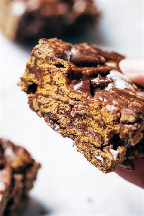 How does Golden Grahams Bar fit into your Daily Goals - calories, carbs, nutrition
