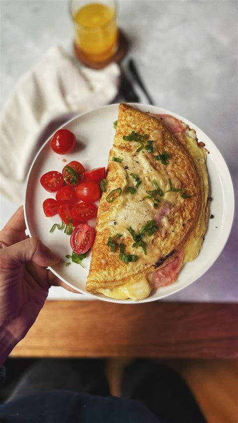 How does Good Earth Omelet fit into your Daily Goals - calories, carbs, nutrition