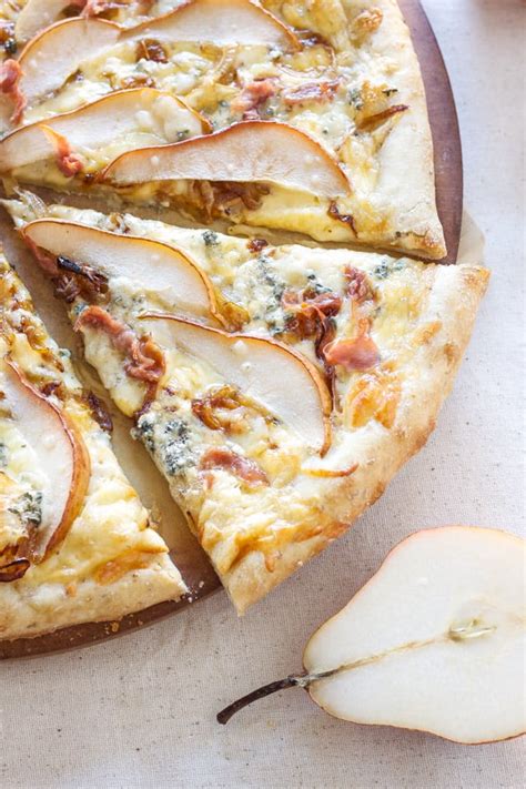 How does Gorgonzola w/Pear Flatbrd Pizza fit into your Daily Goals - calories, carbs, nutrition