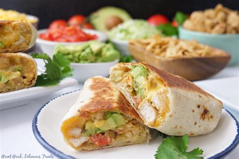 How does Grande Grilled Chicken Burritos fit into your Daily Goals - calories, carbs, nutrition