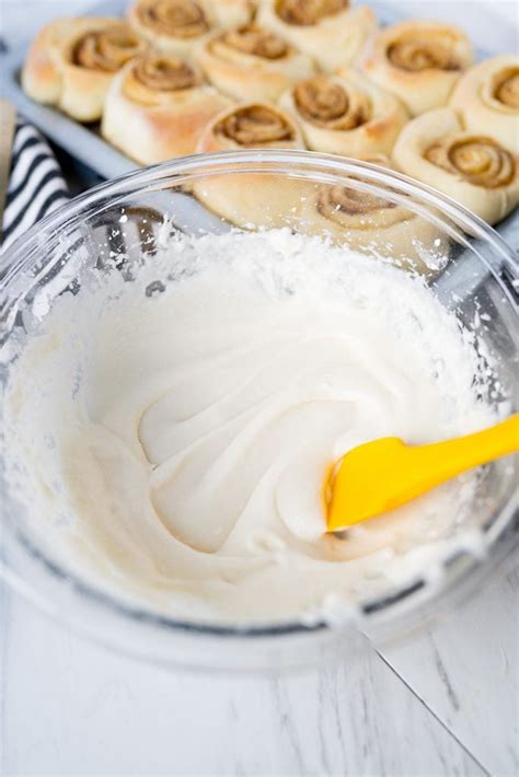 How does Grapefruit Cinnamon Roll, with Frosting fit into your Daily Goals - calories, carbs, nutrition