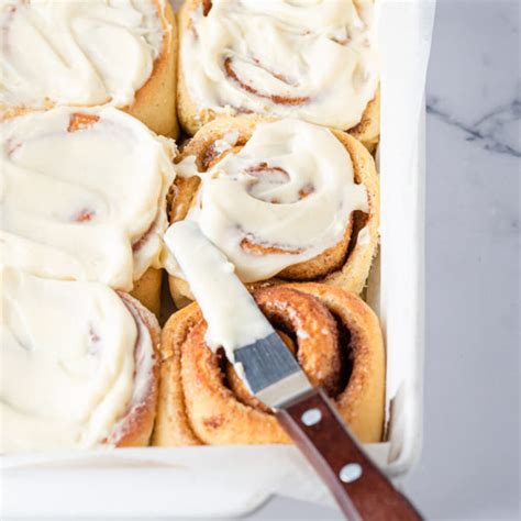 How does Grapefruit Cinnamon Rolls fit into your Daily Goals - calories, carbs, nutrition