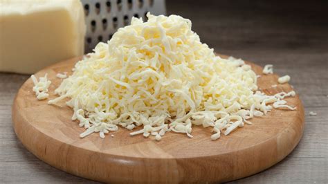 How does Grated Mozzarella Cheese fit into your Daily Goals - calories, carbs, nutrition