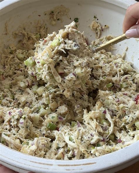 How does Greek Baba GanoushChicken Salad fit into your Daily Goals - calories, carbs, nutrition