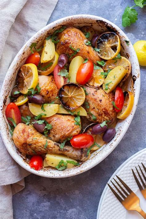 How does Greek Chicken, Potatoes and Spinach Dip fit into your Daily Goals - calories, carbs, nutrition
