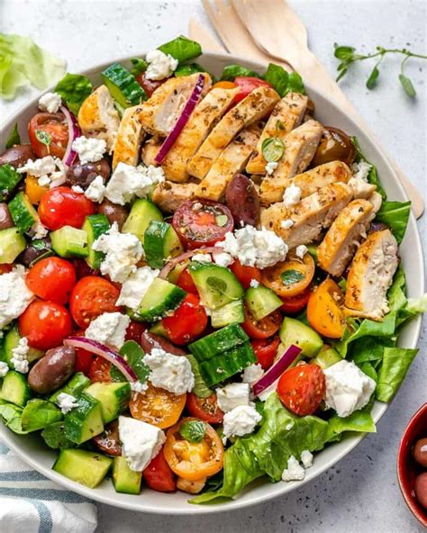 How does Greek Chicken Salad fit into your Daily Goals - calories, carbs, nutrition