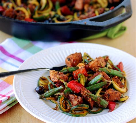 How does Greek-Style Sauteed Chicken fit into your Daily Goals - calories, carbs, nutrition