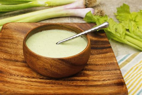 How does Green Garlic Sauce (77697.0) fit into your Daily Goals - calories, carbs, nutrition