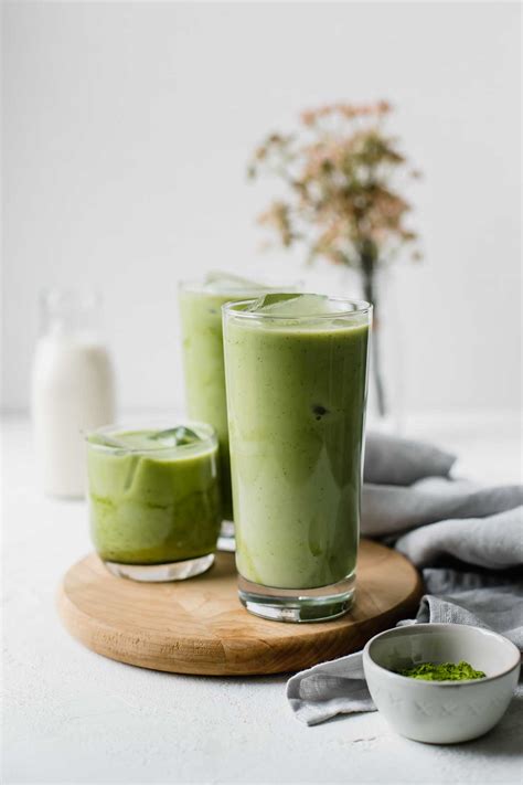 How does Green Tea Iced Latte fit into your Daily Goals - calories, carbs, nutrition