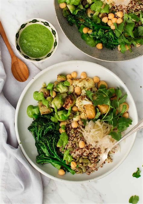 How does Greens Grains - Moroccan Beef Greens Bowl fit into your Daily Goals - calories, carbs, nutrition